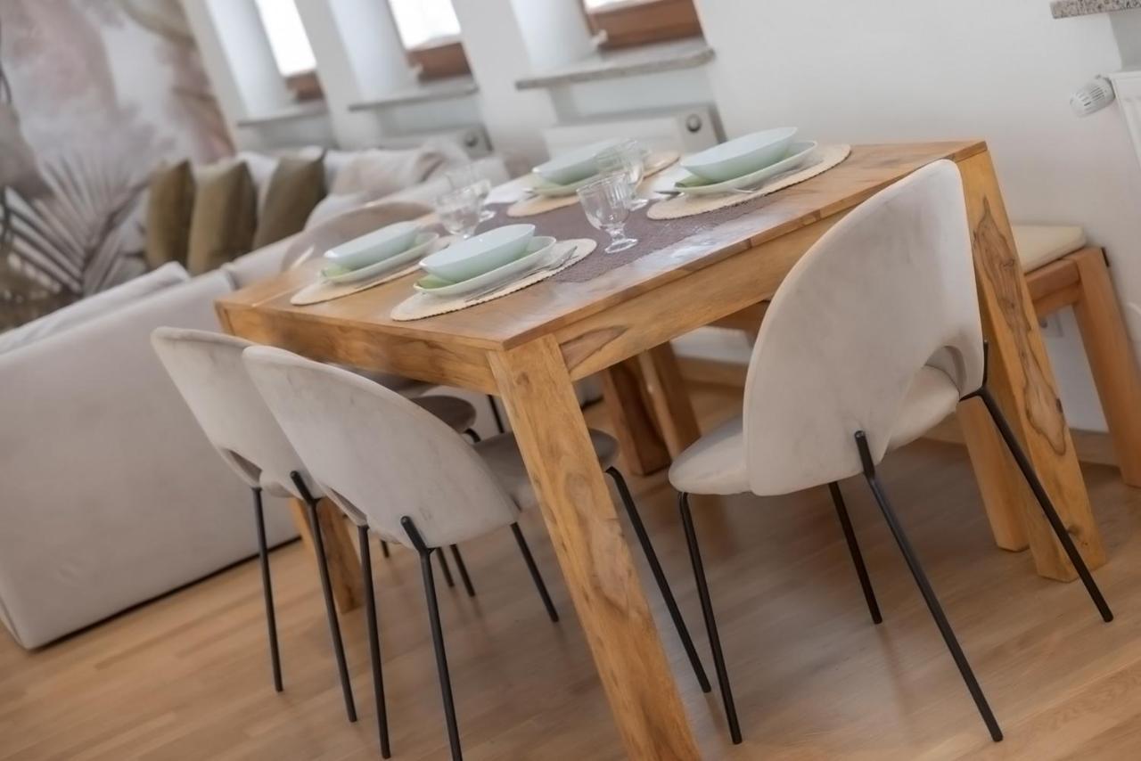 Kaza Guesthouse, Centrally Located 2 & 3 Bedroom Apartments In アウグスブルク エクステリア 写真