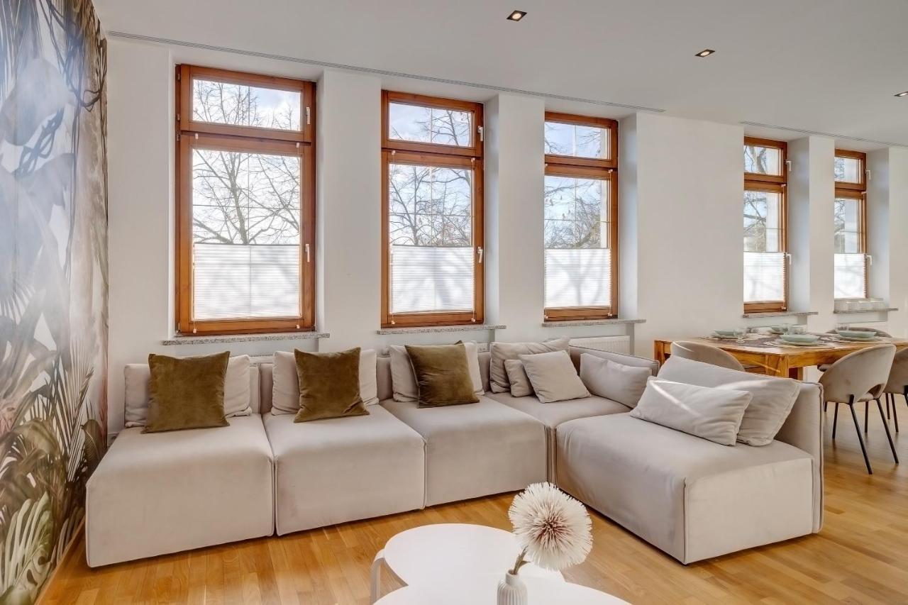 Kaza Guesthouse, Centrally Located 2 & 3 Bedroom Apartments In アウグスブルク エクステリア 写真