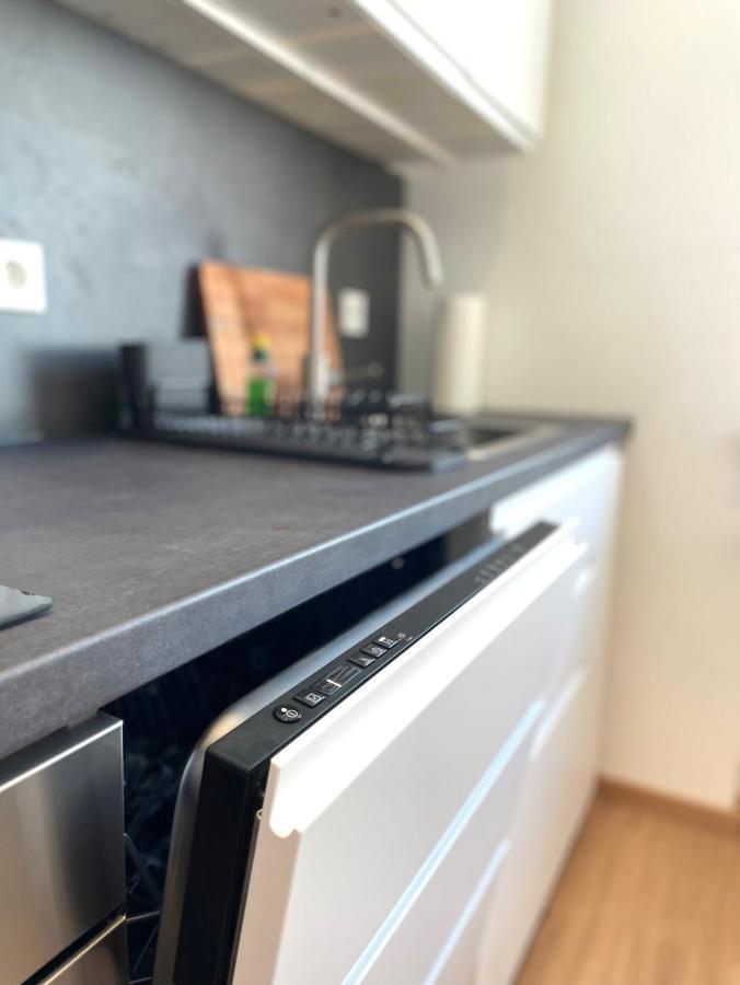 Kaza Guesthouse, Centrally Located 2 & 3 Bedroom Apartments In アウグスブルク エクステリア 写真