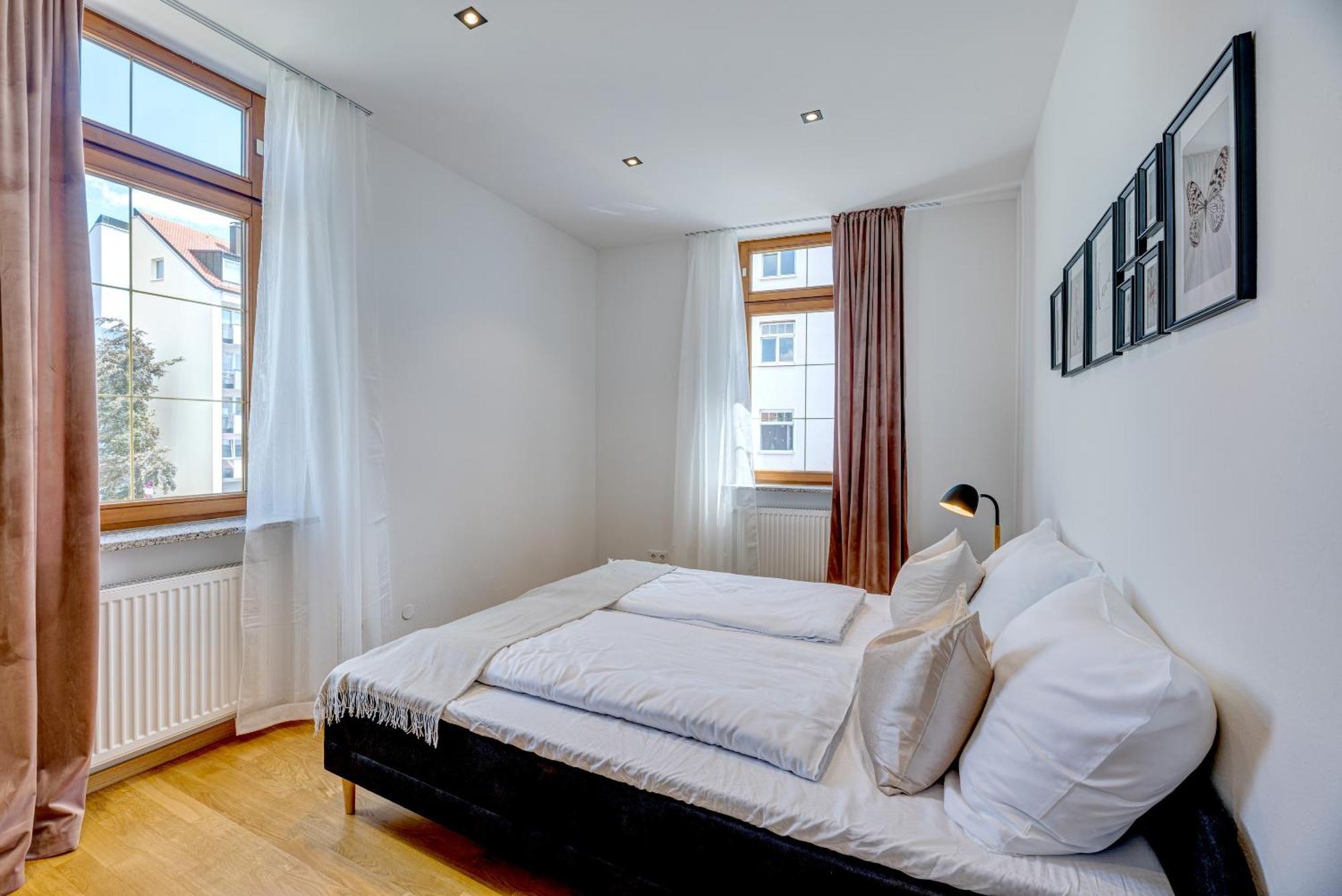 Kaza Guesthouse, Centrally Located 2 & 3 Bedroom Apartments In アウグスブルク エクステリア 写真