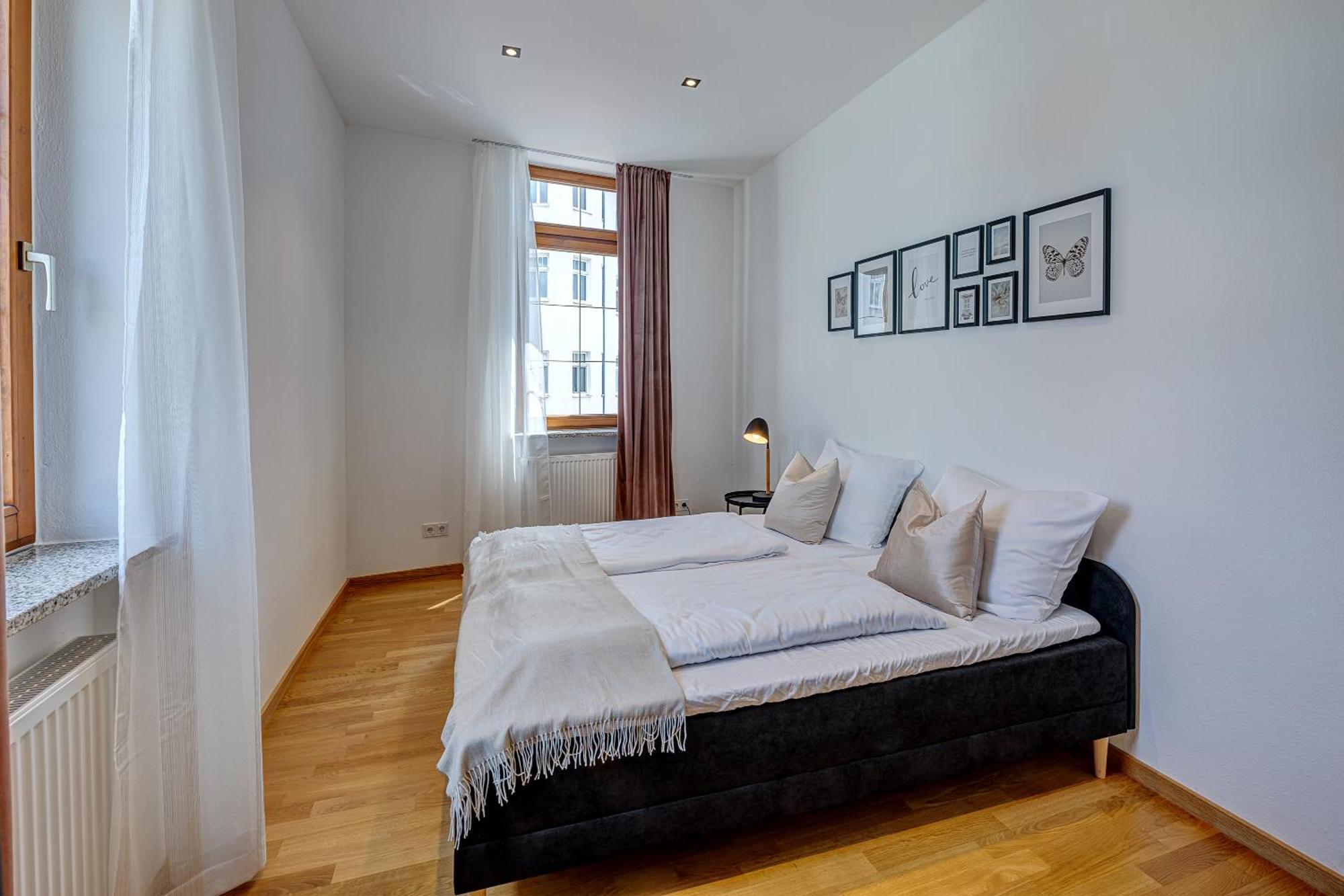 Kaza Guesthouse, Centrally Located 2 & 3 Bedroom Apartments In アウグスブルク エクステリア 写真