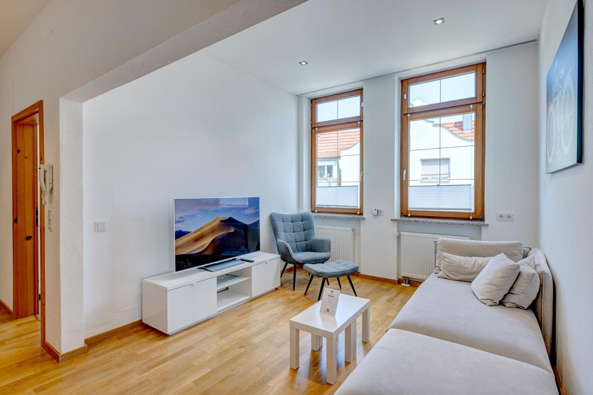 Kaza Guesthouse, Centrally Located 2 & 3 Bedroom Apartments In アウグスブルク エクステリア 写真