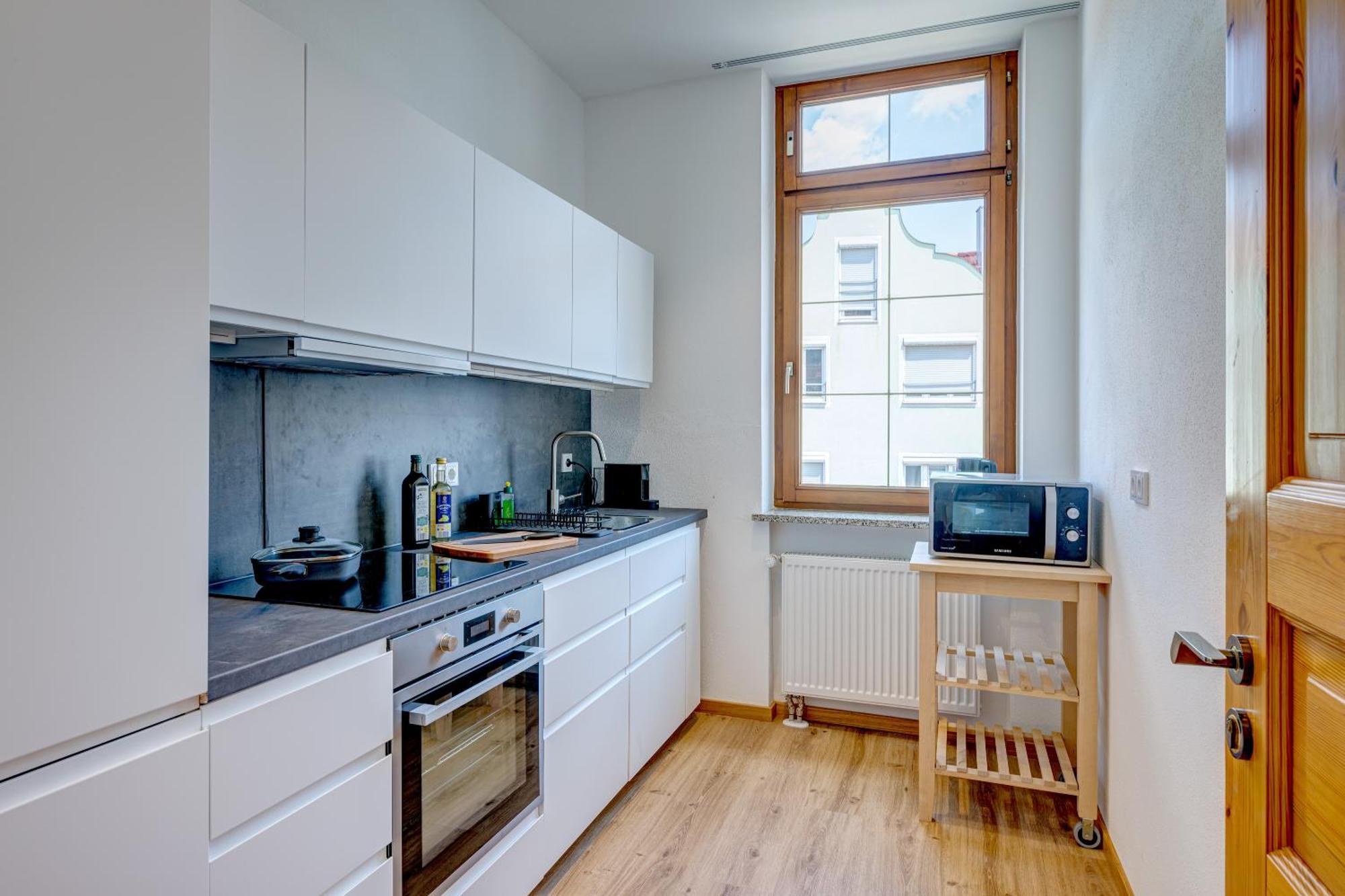 Kaza Guesthouse, Centrally Located 2 & 3 Bedroom Apartments In アウグスブルク エクステリア 写真
